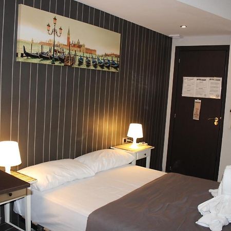 BCN Condal Hostal Barcellona Esterno foto