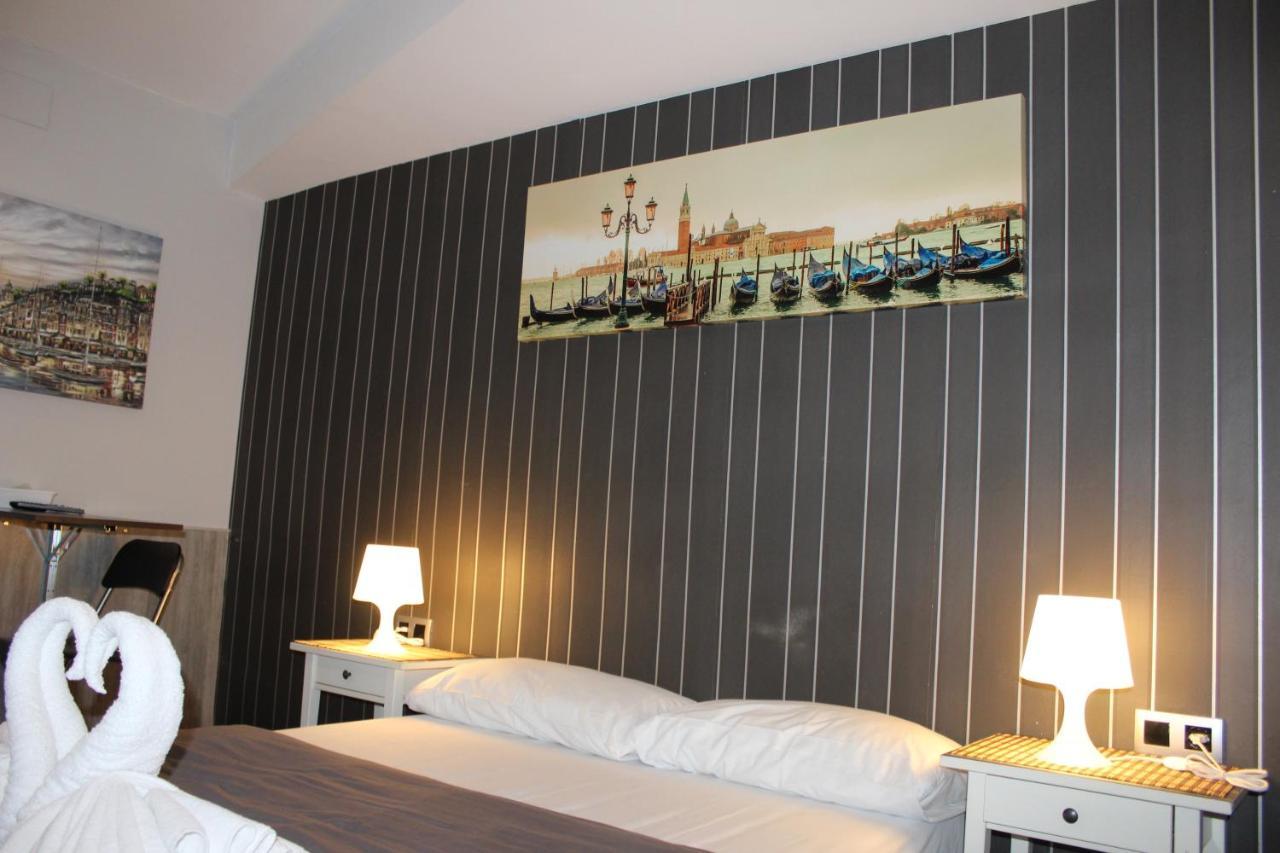 BCN Condal Hostal Barcellona Esterno foto