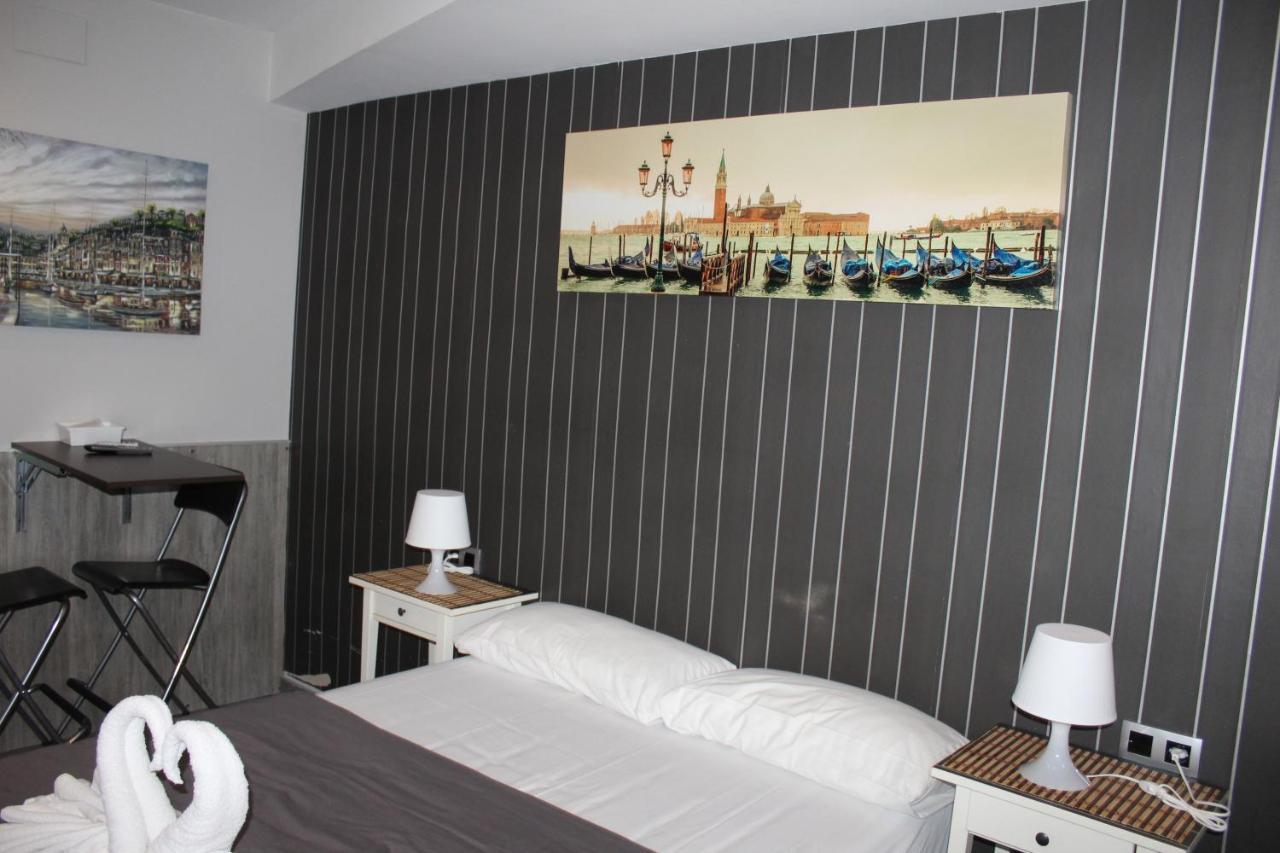 BCN Condal Hostal Barcellona Esterno foto