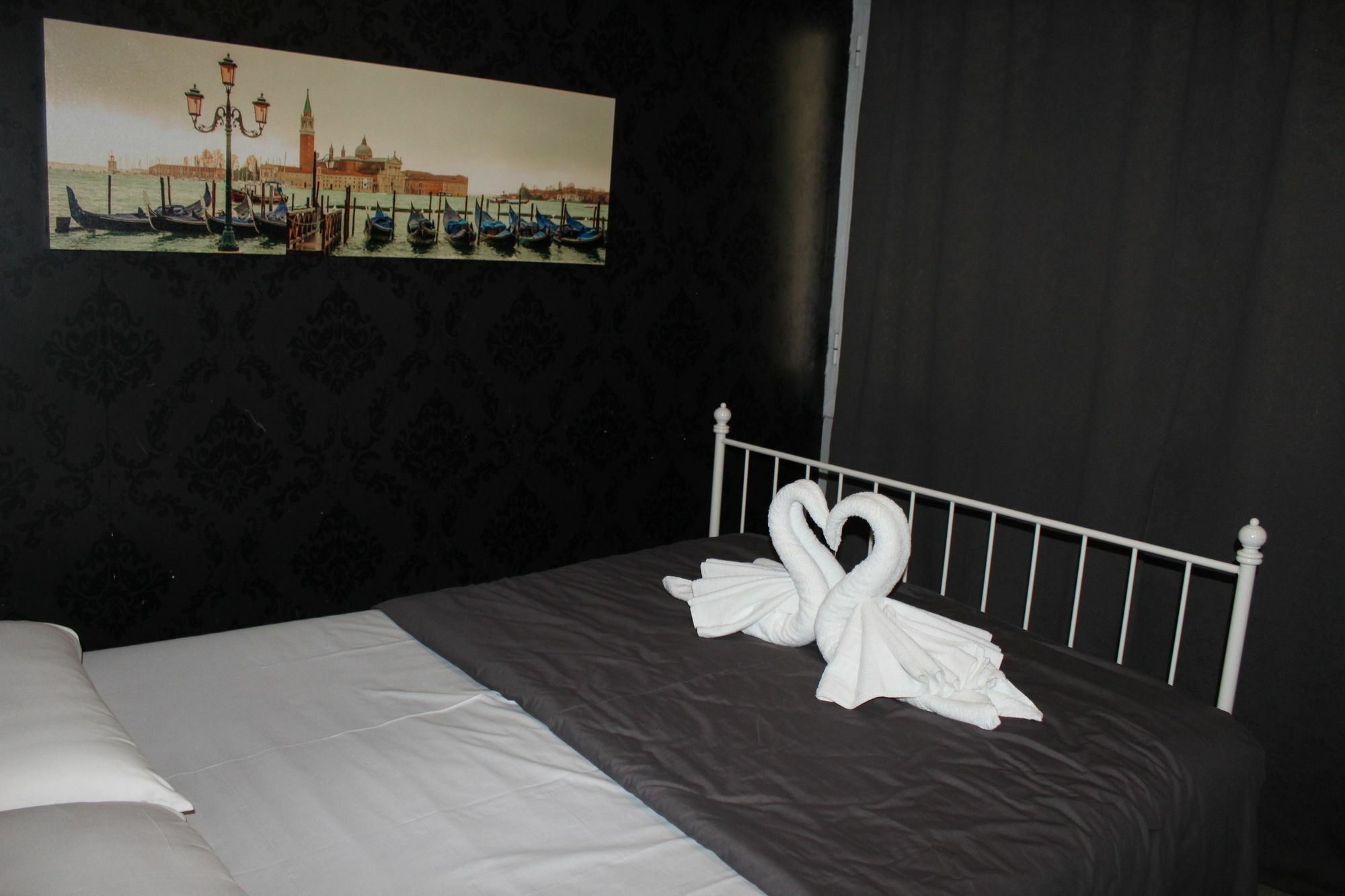 BCN Condal Hostal Barcellona Esterno foto